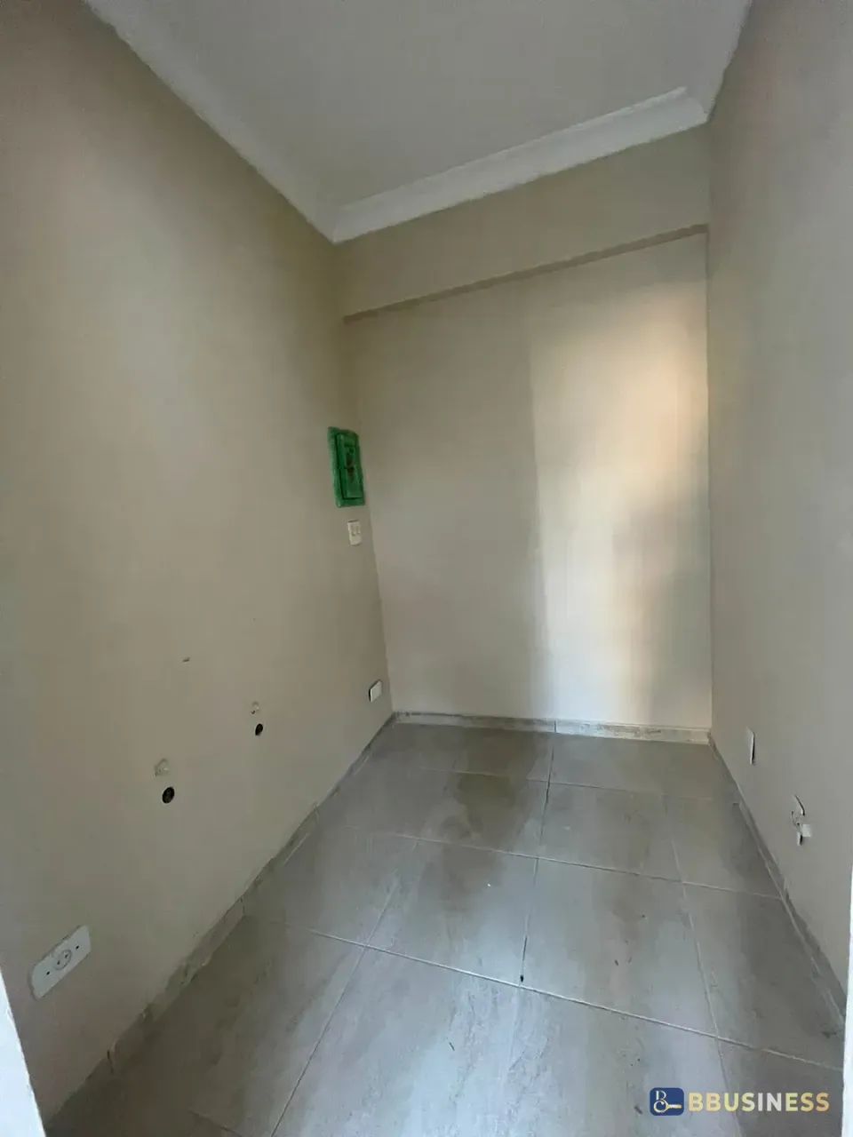 Sala para venda e locação, 36m² com recepção e janela com ventilação natural, Santo Antôni - Foto 3