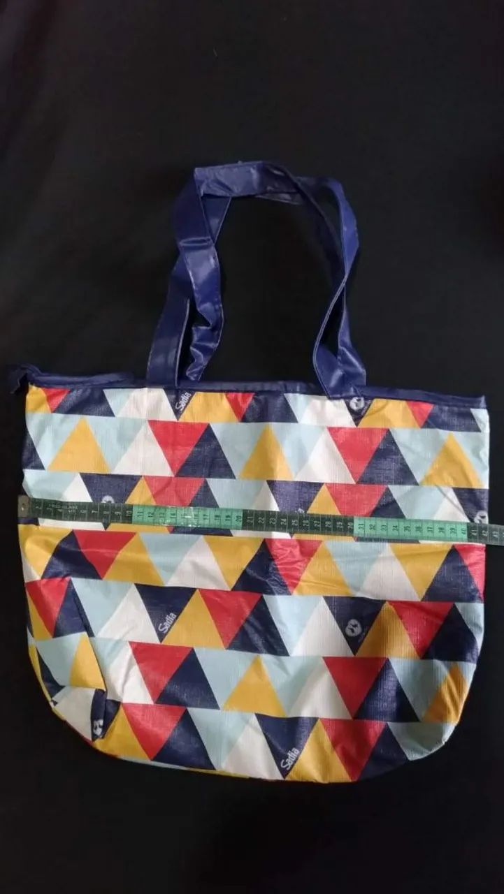 Bolsa térmica tamanhos variados colorida  - Foto 3