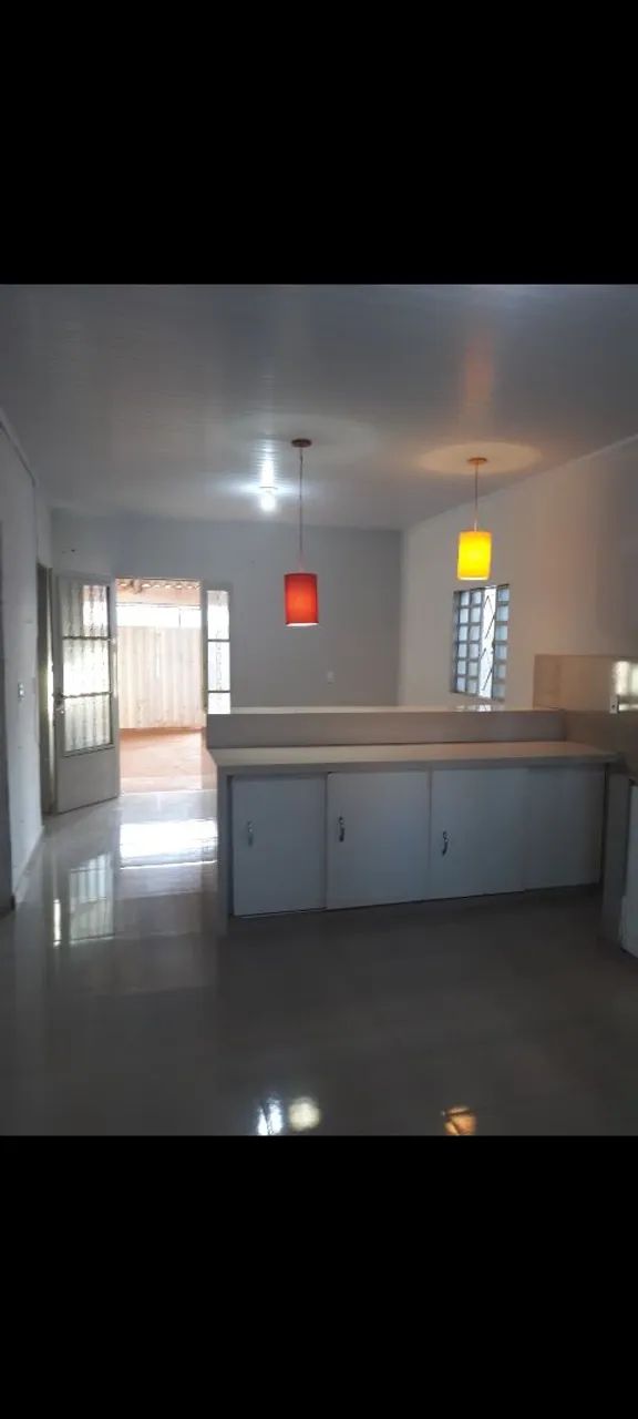 Vende se casa bonita e arejada 