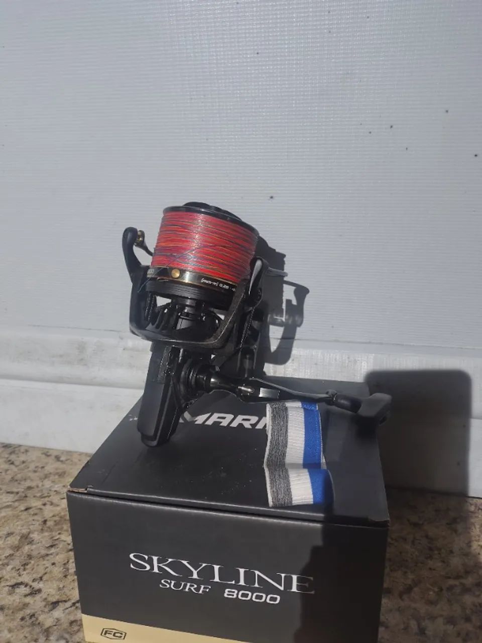 Molinete Skyline Surf 8000 com linha multifilamento  - Foto 3