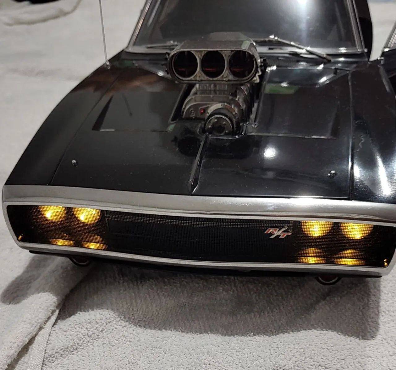 Carro dodge escala 1/8 - Foto 2