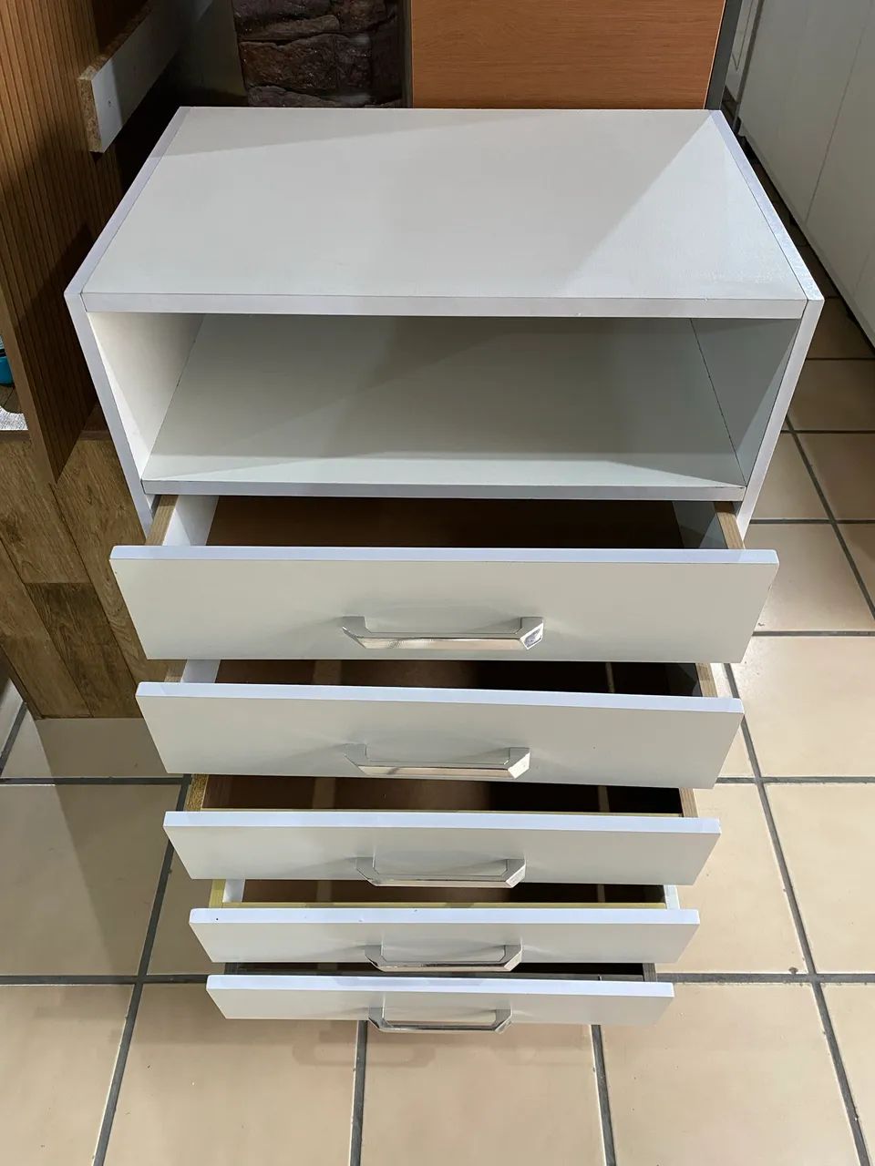 Cômoda com 5 gavetas  - Foto 2
