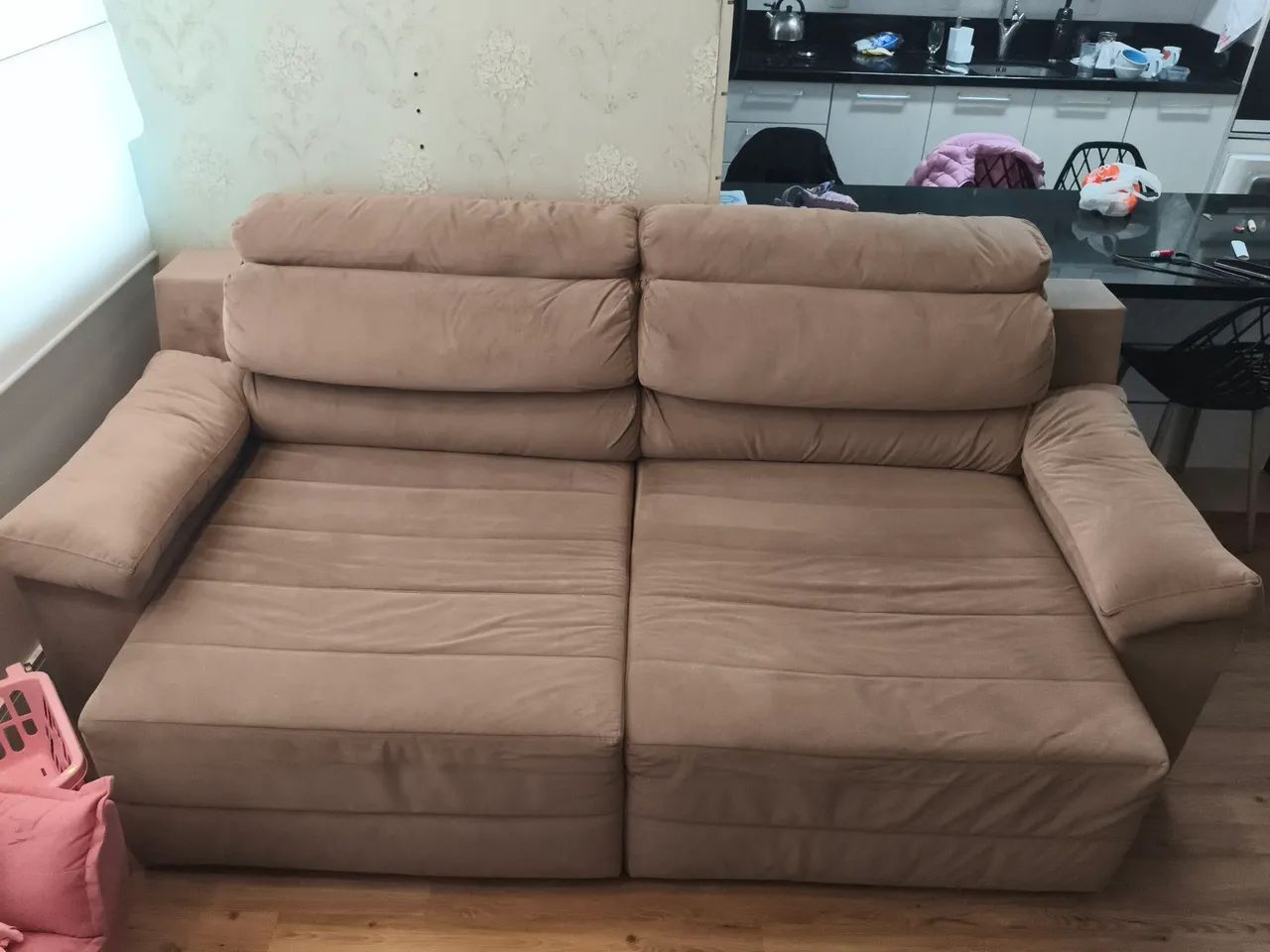 Sofá retrátil medindo 2,5 m x 1,20
