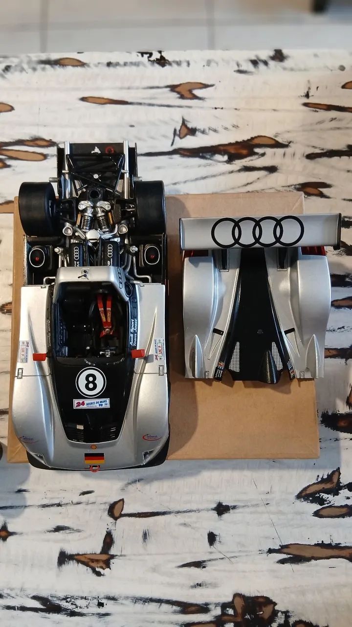 Audi R8R Le Mans 1999. Escala 1:18. Da Maisto - Hobbies e coleções