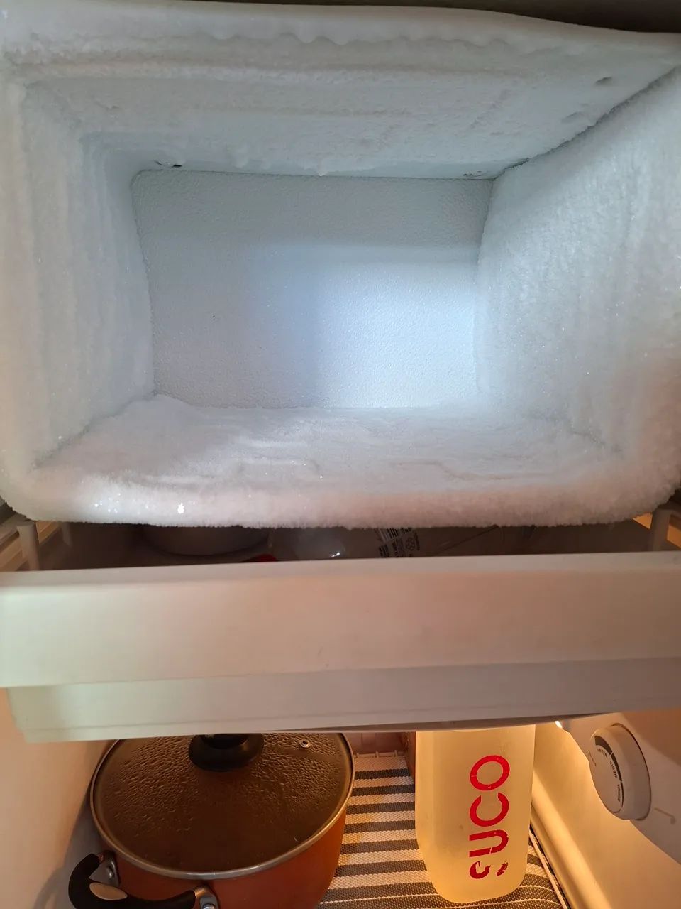 Vendo Geladeira 230L (Funcionando perfeitamente) - Foto 5