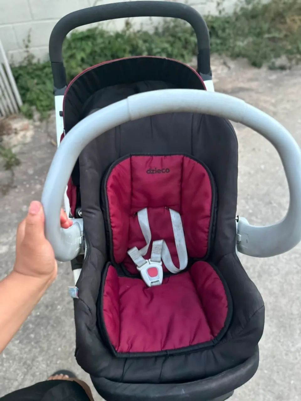 Carrinho de bebê com bebê conforto  - Foto 3