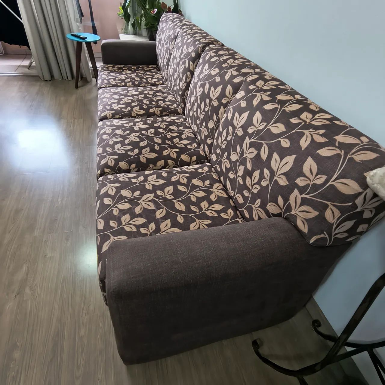 Sofá 4 Lugares Espaçoso - Conservado (2,45m x 0,70m) - Foto 4
