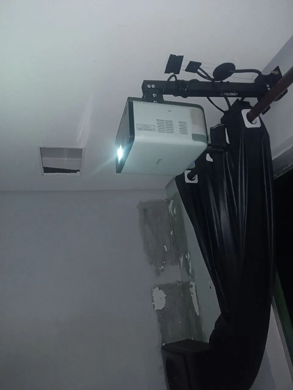 Projetor Epson laser ef21  - Foto 2