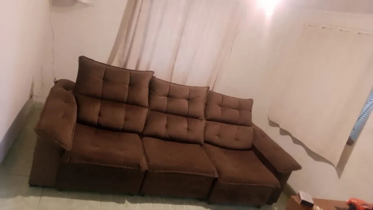 Sofá 3 lugares retrátil e reclinável (seminovo)436600439655649281