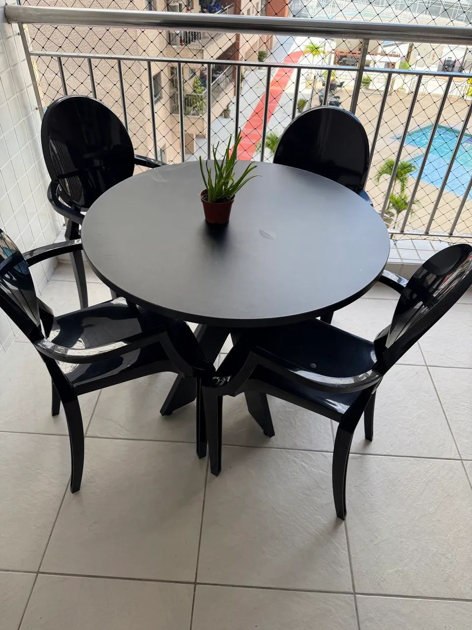 Mesa e cadeiras  - Foto 3