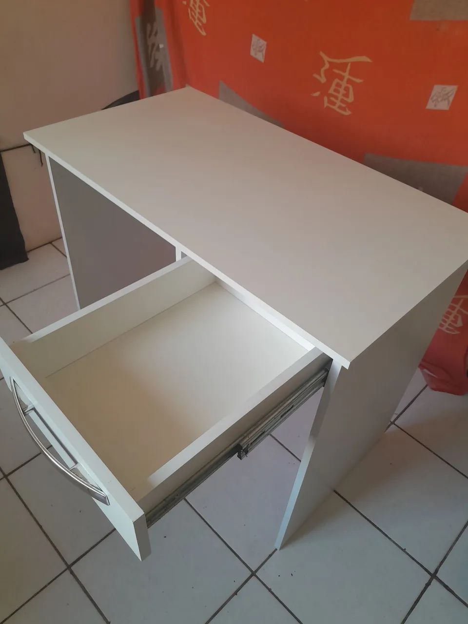 Escrivaninha com gaveta  - Foto 2