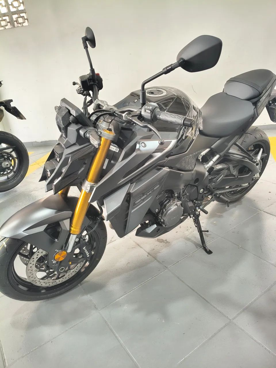 SUZUKI GSX S1000 - Foto 2