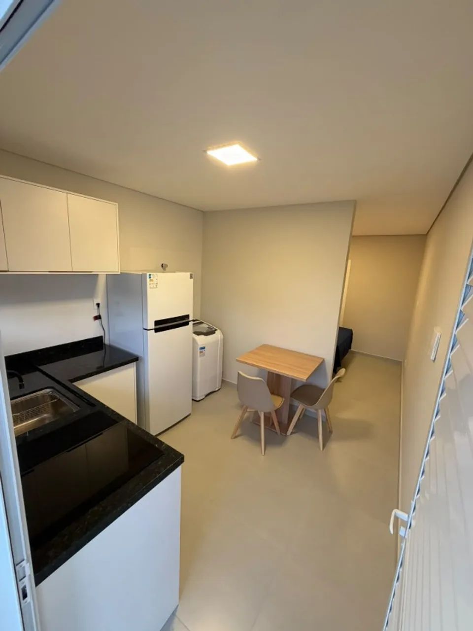 Studio mobiliado próximo ao estádio do Avai - Foto 3