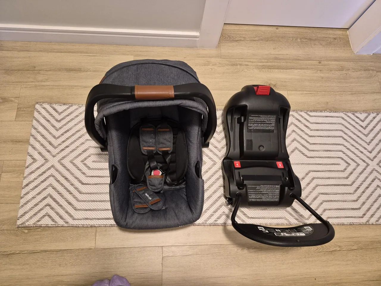 Carrinho de bebê com cadeirinha, moises e isofix  - Foto 5