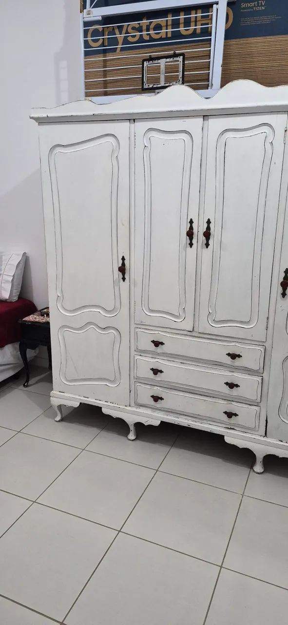 Guarda-roupa antigo de madeira maciça sem cupim - Foto 2