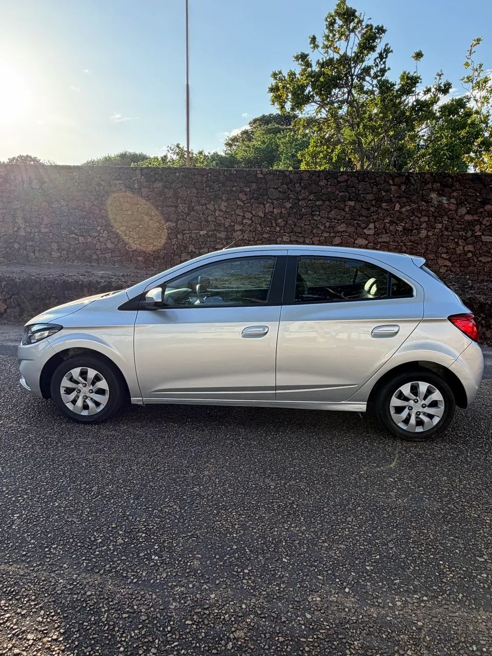 Chevrolet Onix Hatch LT 1.0 8V Flex Mec. 4P 2019 - Foto 2