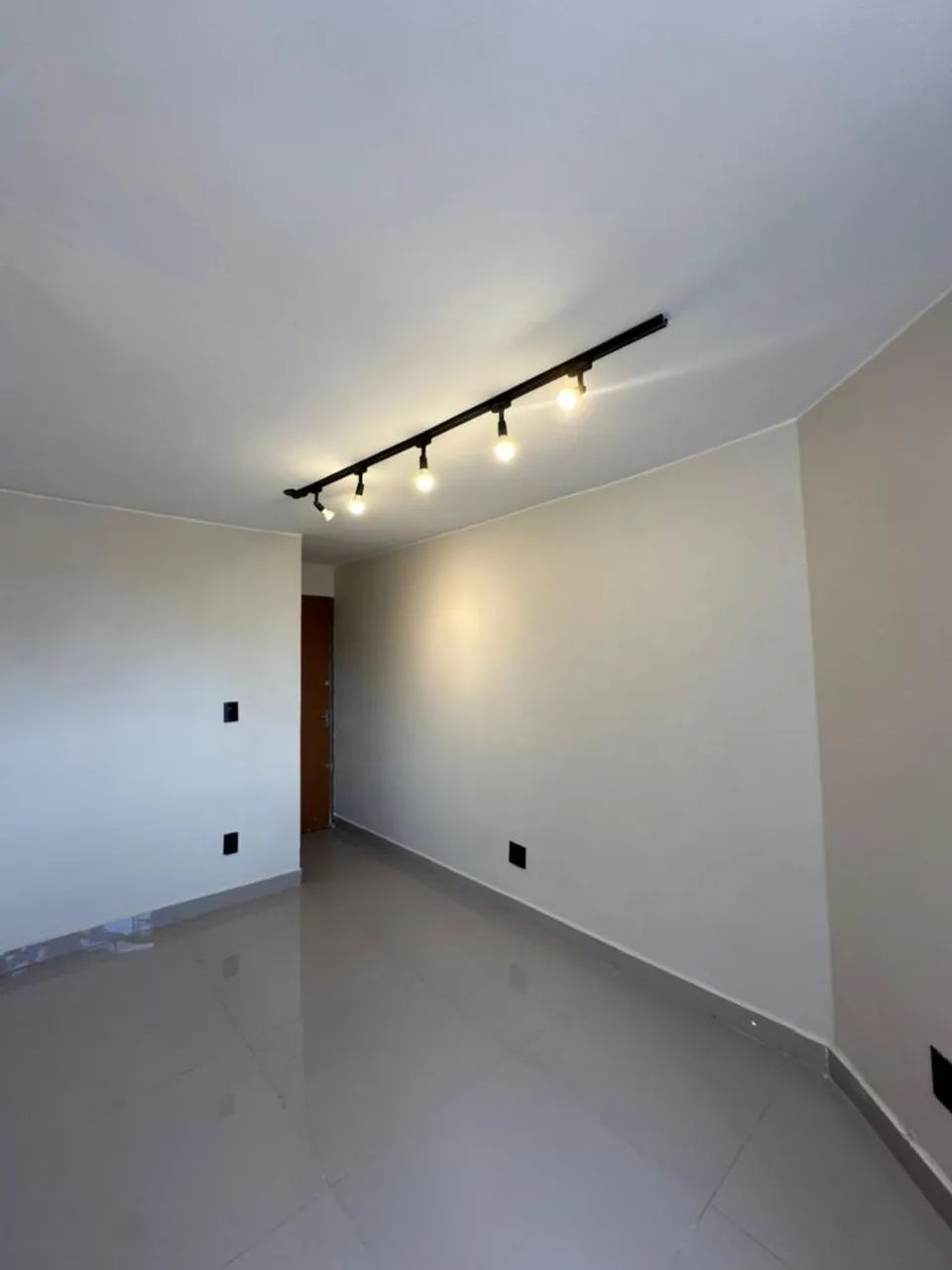 ALUGO KITNET NA C10 - CENTRO DE TAGUATINGA 