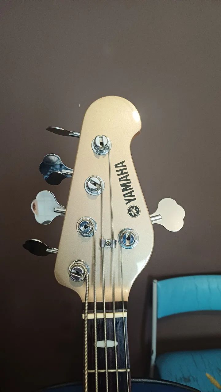 Baixo Yamaha BB615 5 cordas Ativo - Instrumentos musicais