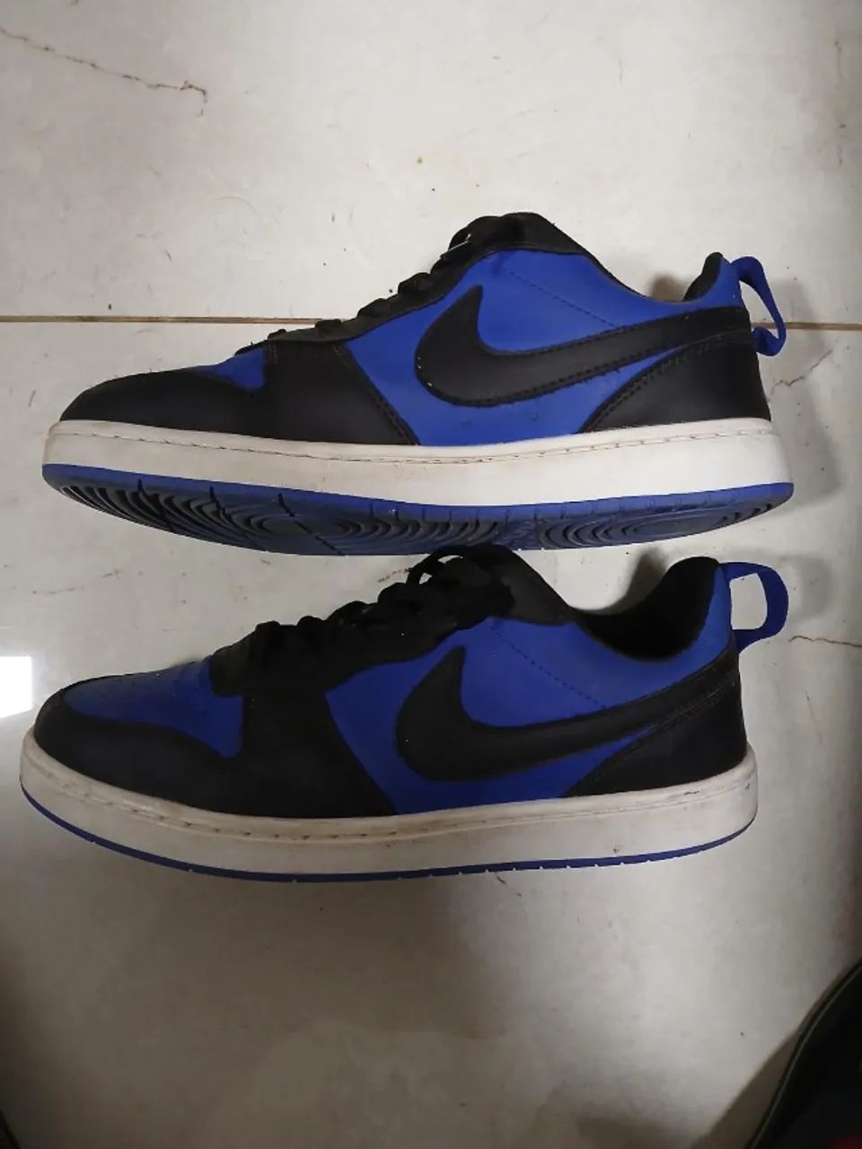 Dois Tênis semi novos
