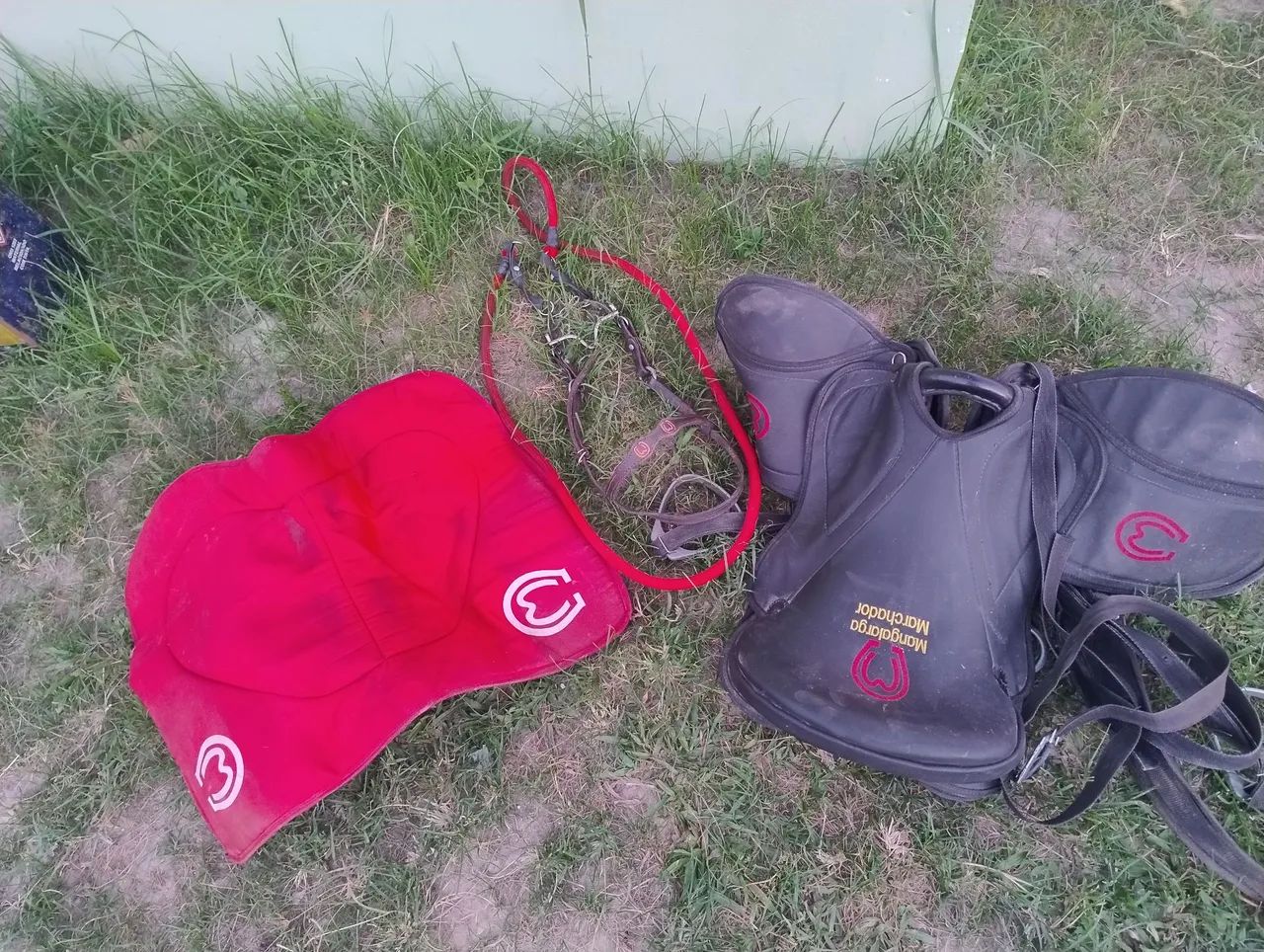 Vendo cela + freio + manta 