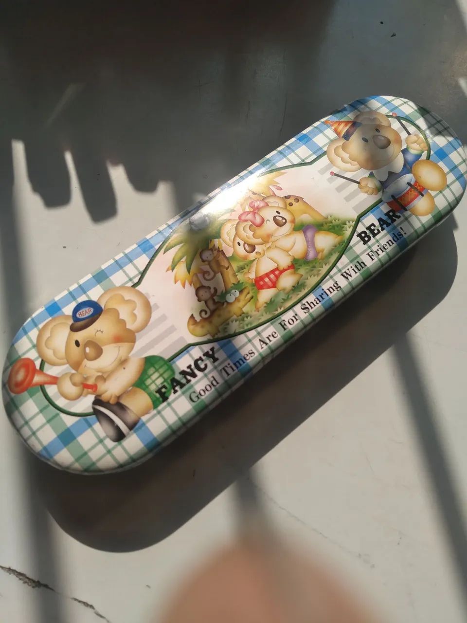 Estojo escolar de lata (anos 90)
