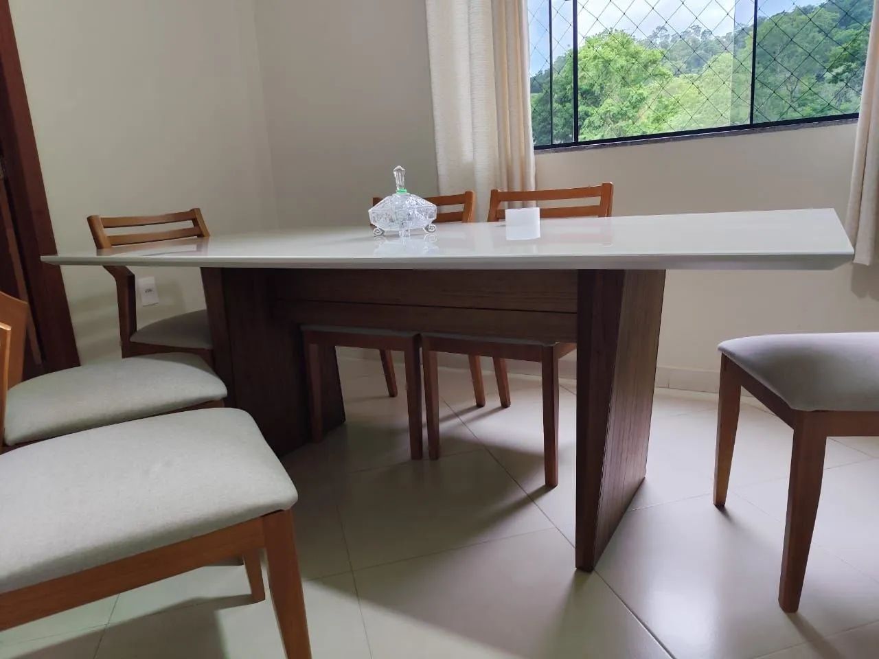 Mesa sem ou com cadeiras de 6 lugares - Foto 3