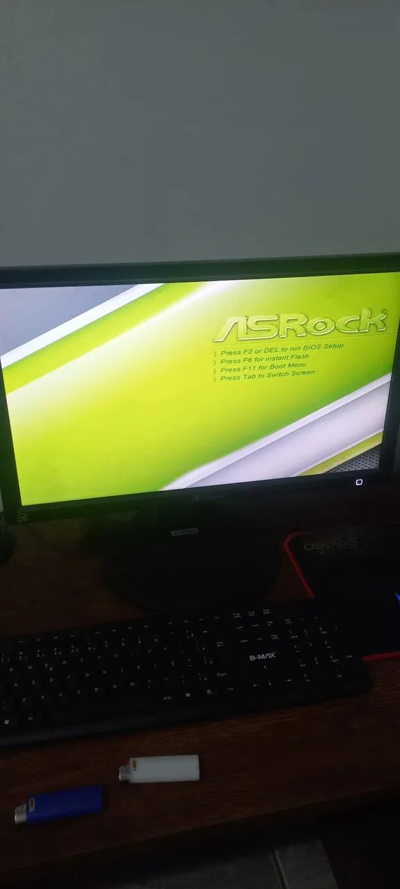 Monitor 20" polegadas retratil em 90° ótimas condições 