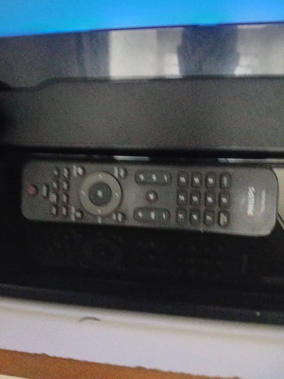 TV 42 polegadas + home Theater Philips × criado mudo + 17 DVDS + 3 CDS Originais - Foto 2
