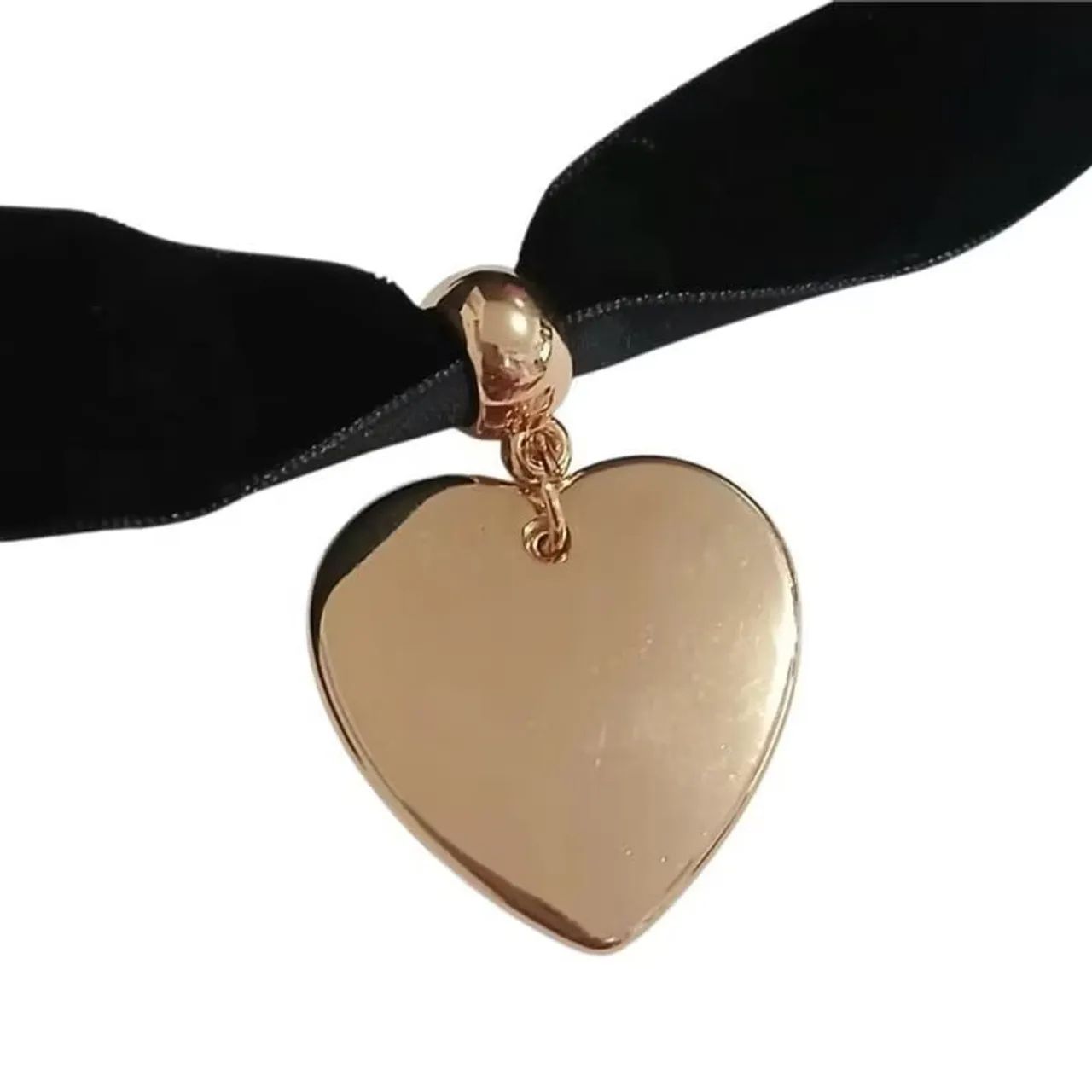 Colar choker em veludo coração dourado - Foto 4