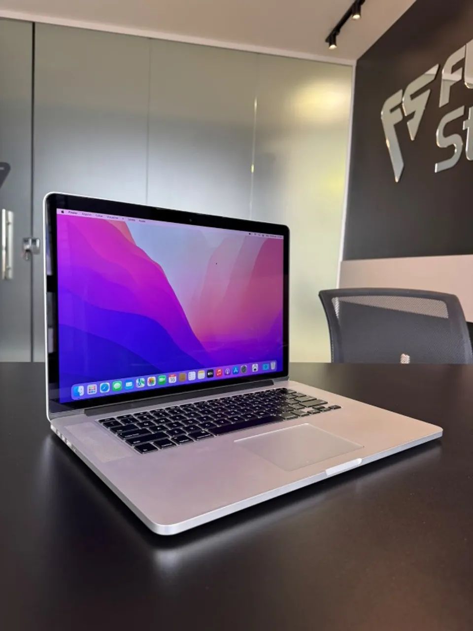 Macbook Pro 2015 i7 16GB 512GB 15