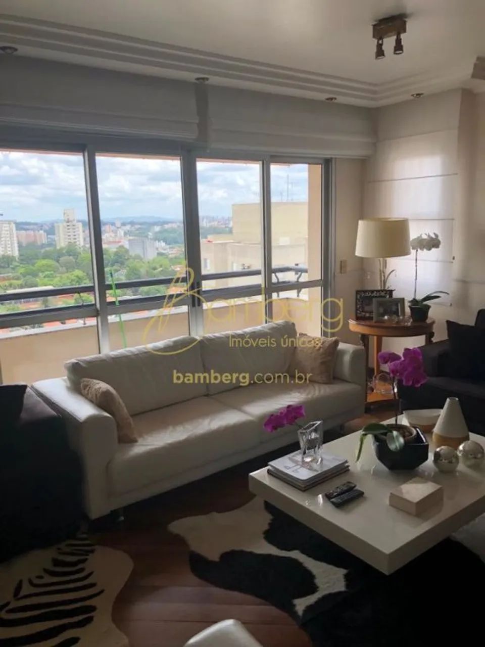 Apartamento amplo e iluminado, totalmente mobiliado! - Foto 3