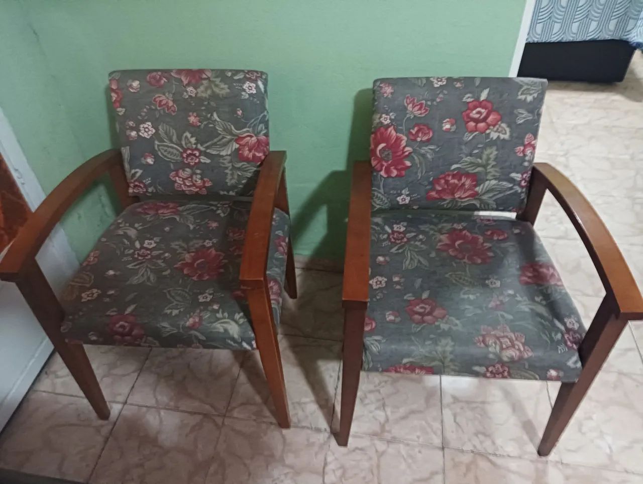 Cadeiras Tok Stok 