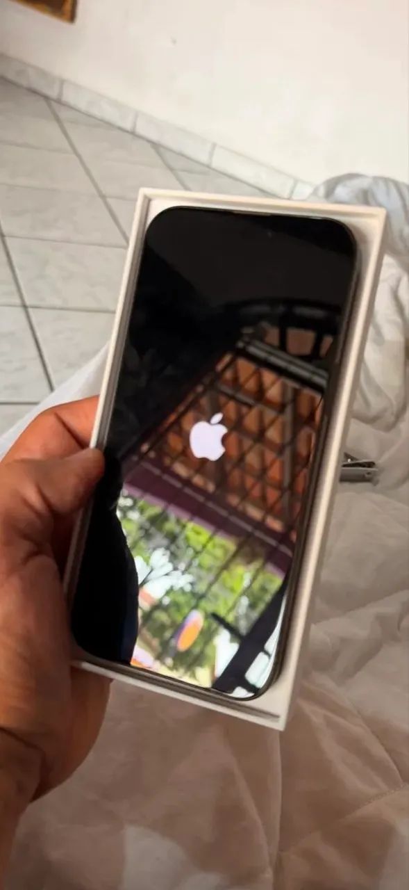 iPhone 16 pro Max 256g bateria 98% - Celulares e Smartphones