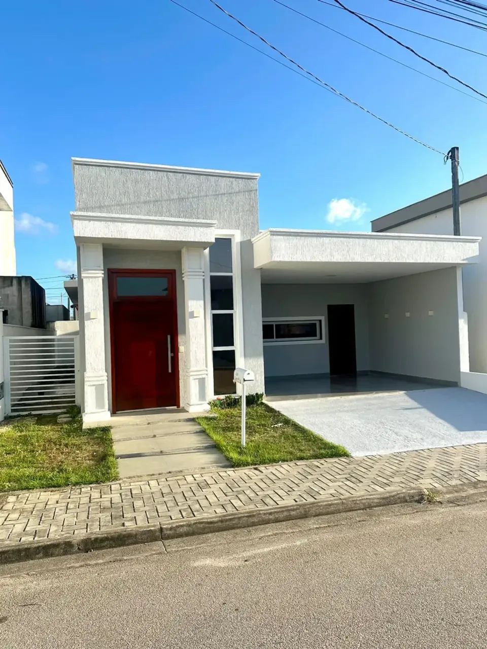 CASA EM CONDOMÍNIO FECHADO