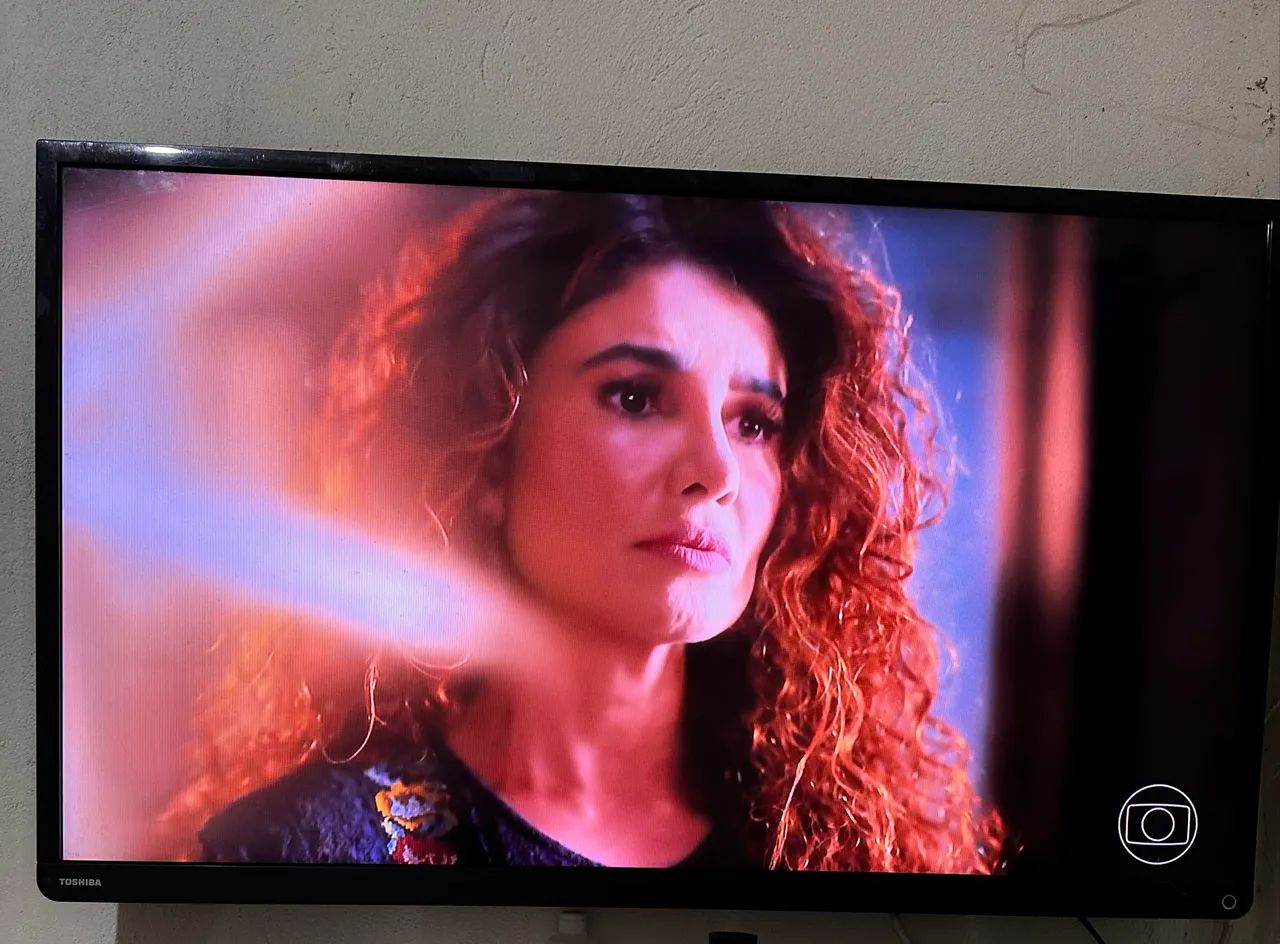 TV TOSHIBA 40 polegadas NÃO É SMART , em perfeito estado , funciona PERFEITAMENTE - Foto 2