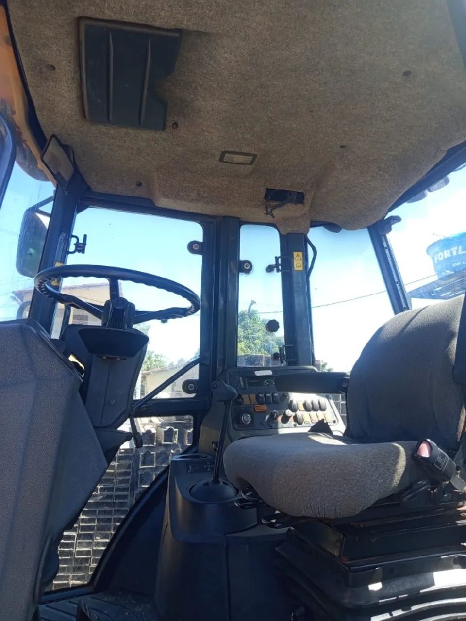 RETROESCAVADEIRA JONH DEERE 310K