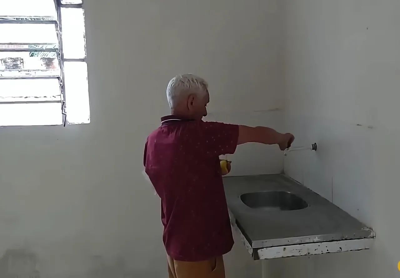 UMA CASA NA LAGE EM UMA ÓTIMA RUA  - Foto 4