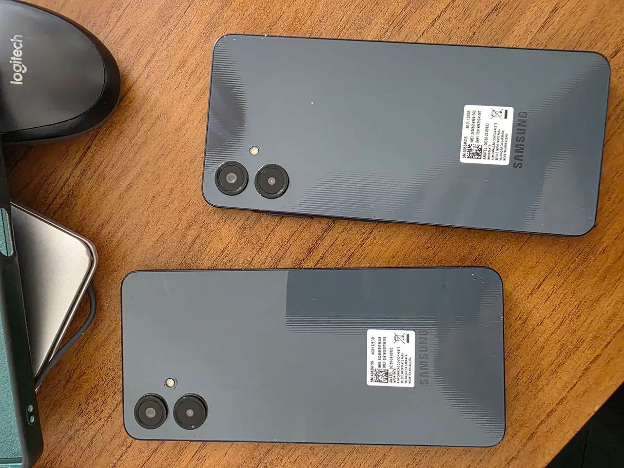 Vendo 2 Smartphones A06 - Foto 2