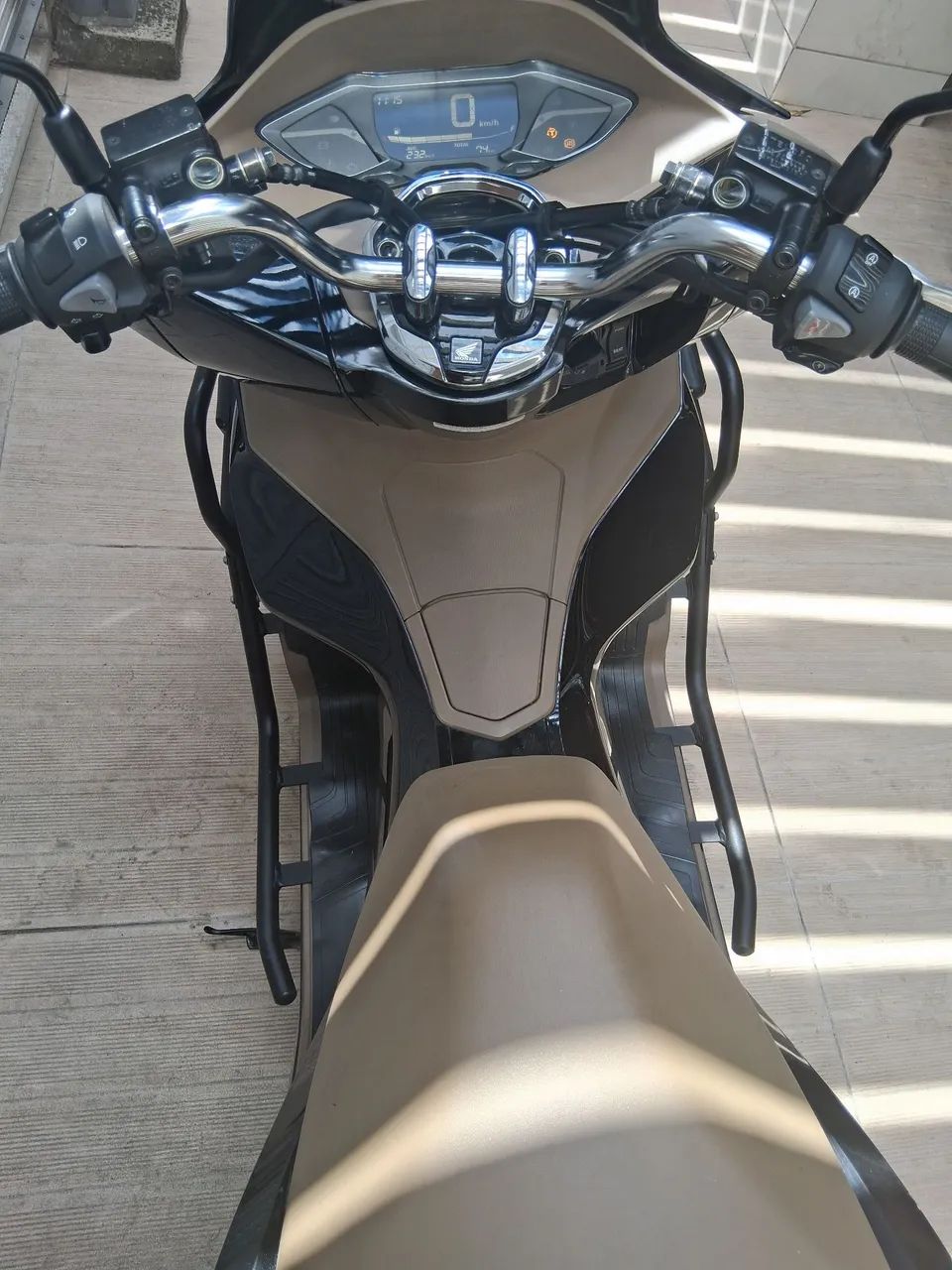 PCX DLX 160 ABS