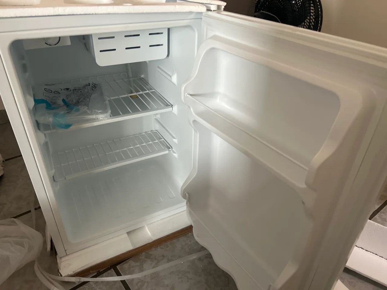 Frigobar novo na caixa 780 - Foto 5
