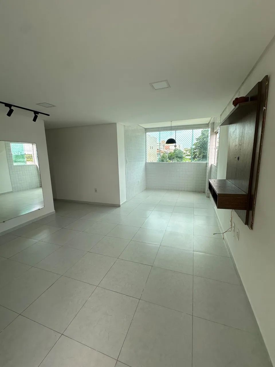 ALUGA-SE APARTAMENTO NO ALTIPLANO 