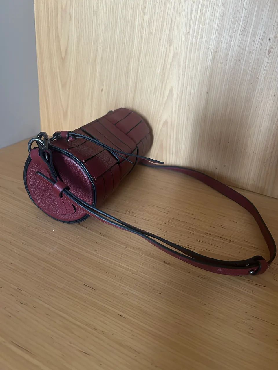 Bolsa Elisa Atheniense 100% couro - Foto 4