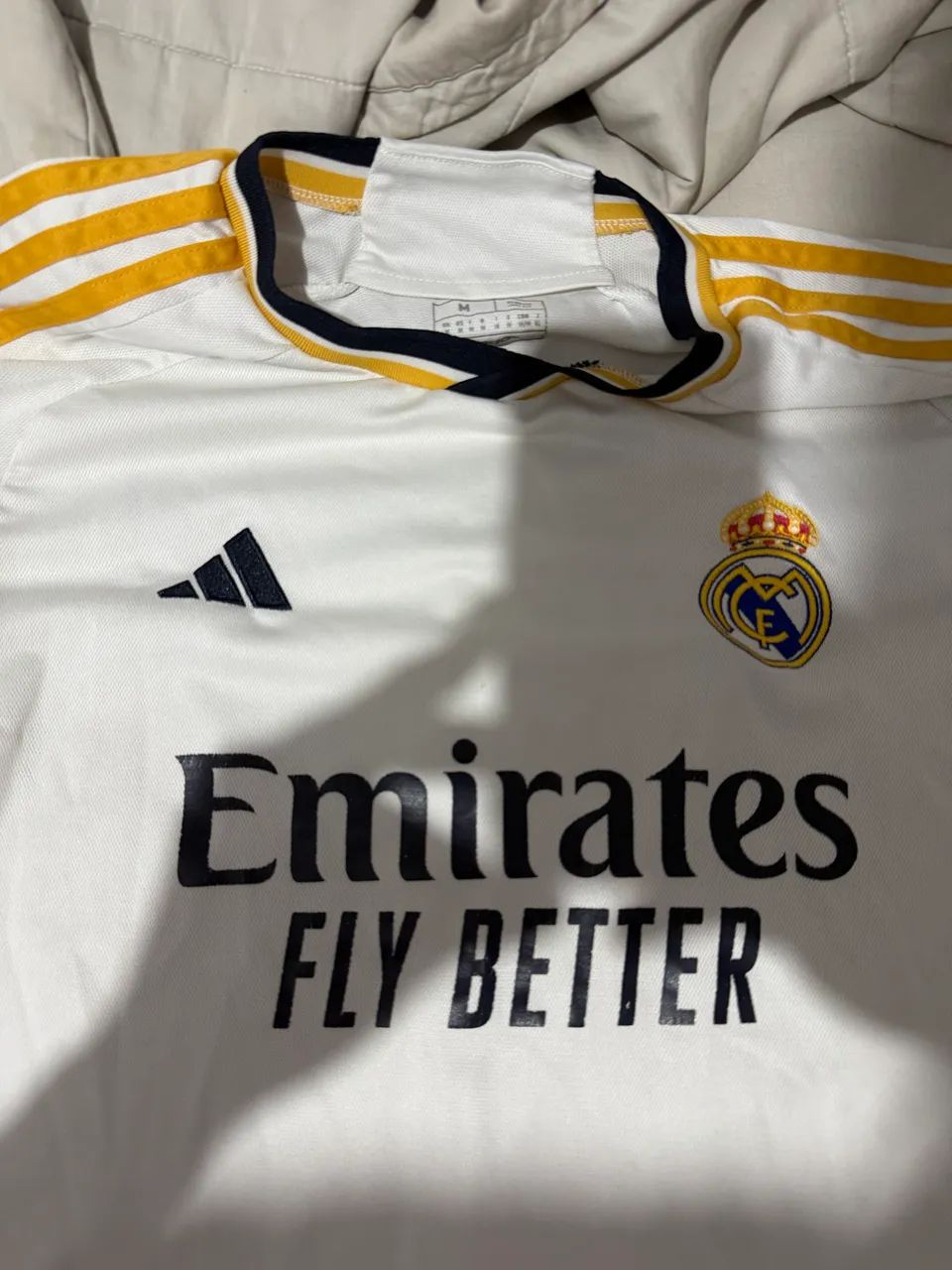 Camisa real Madrid original tamanho m  - Foto 2