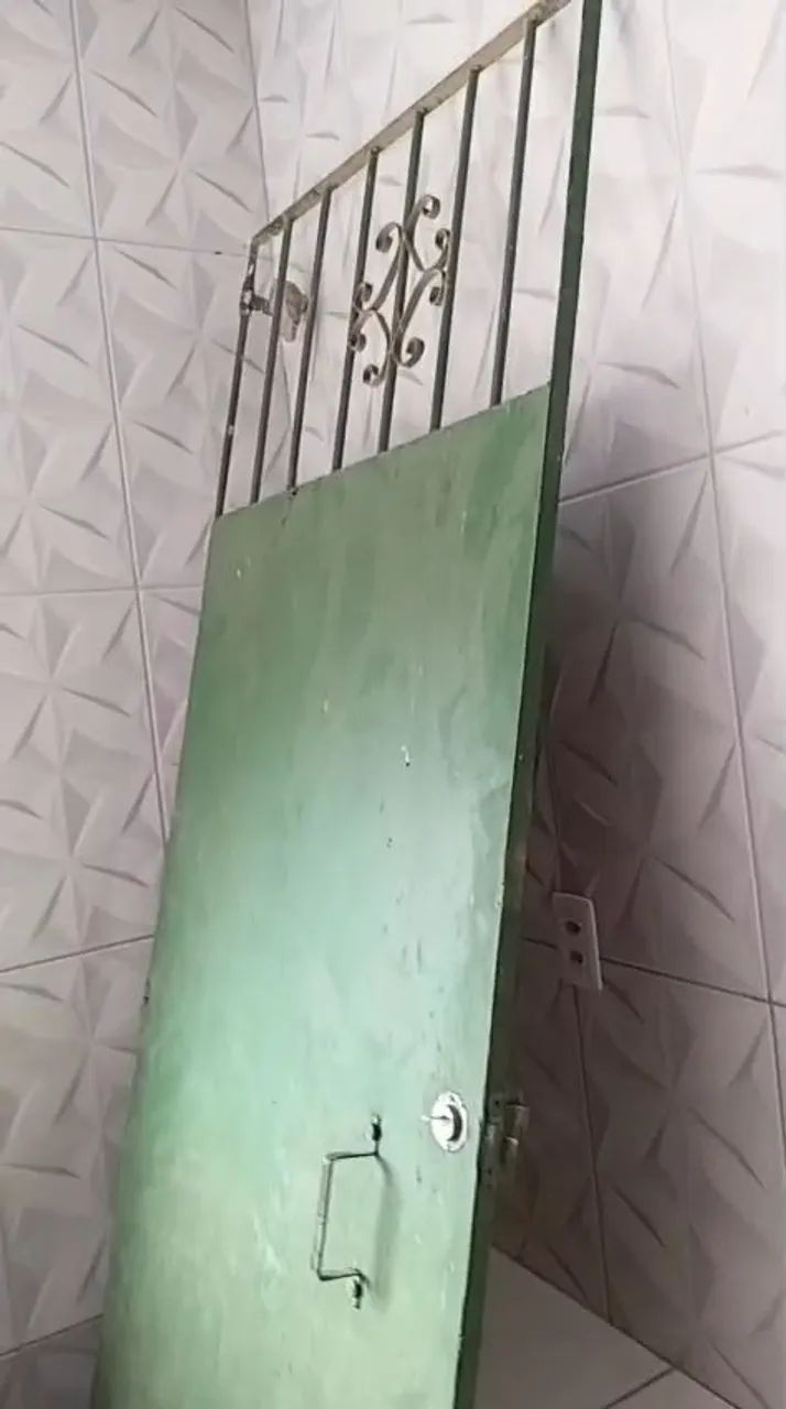 Portão de ferro442917672505856003