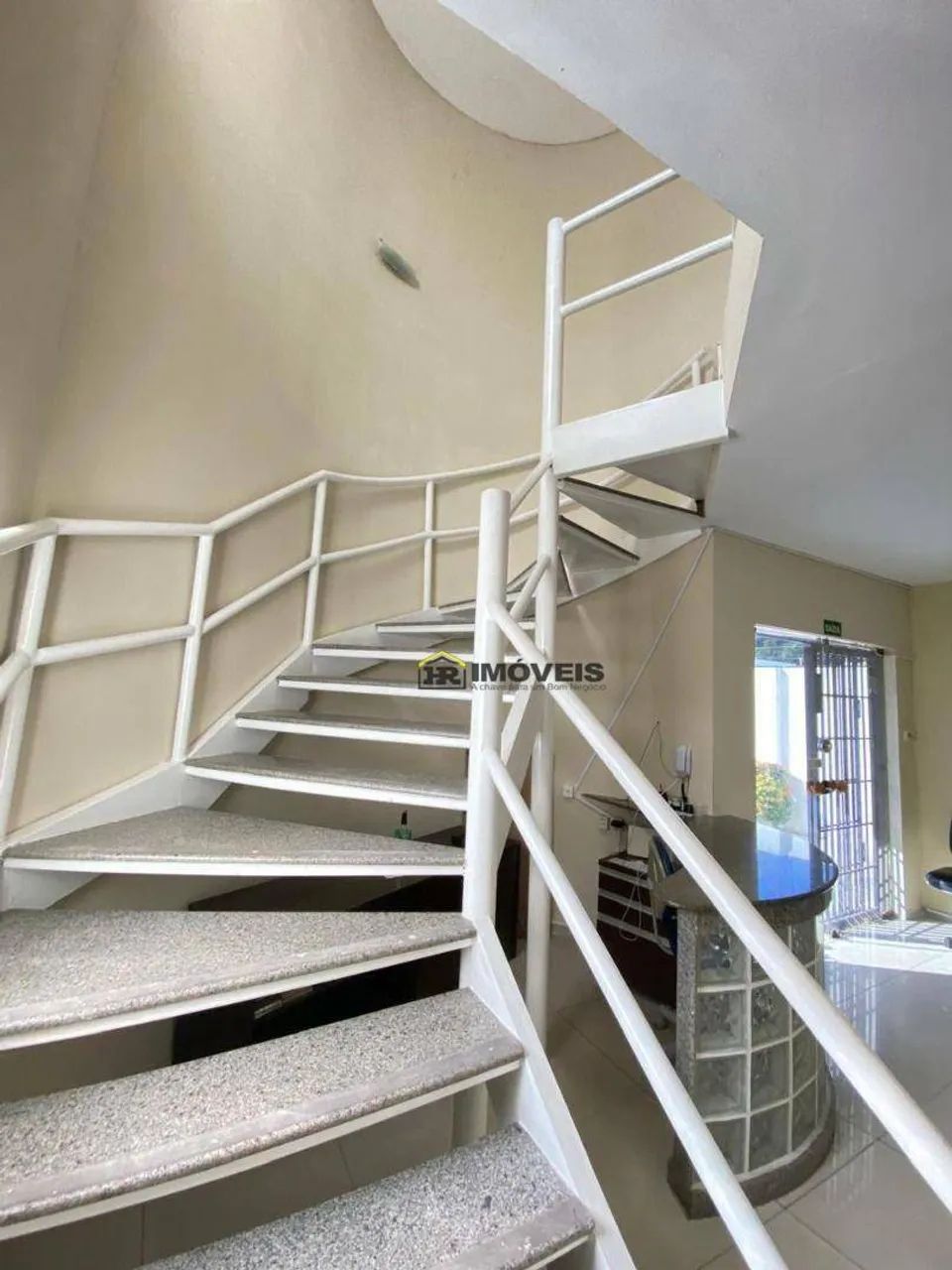 Alugo Sala Comercial no Edifício Hagem Mazuad  Bairro Jóquei - Foto 3