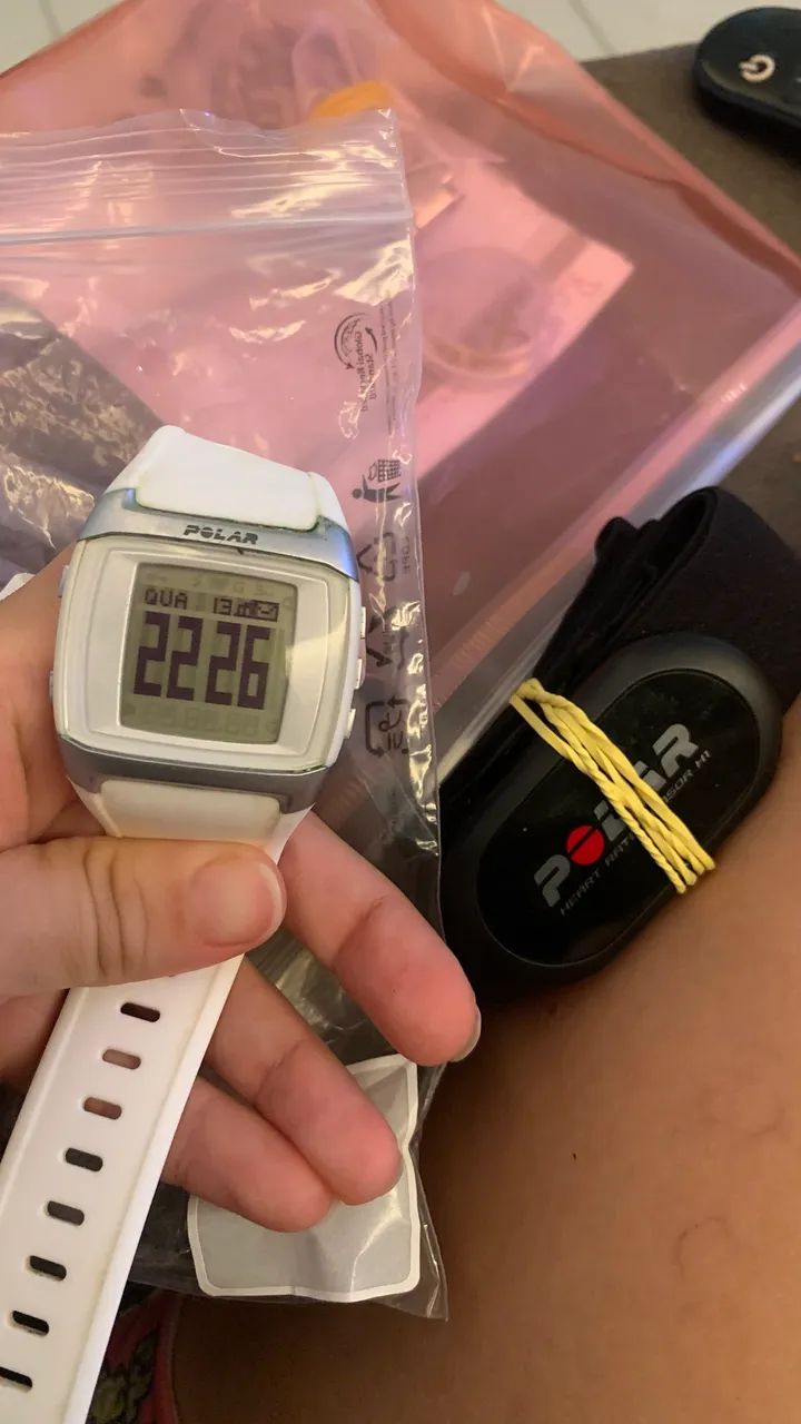 Relógio com medidor de frequência cardíaca 