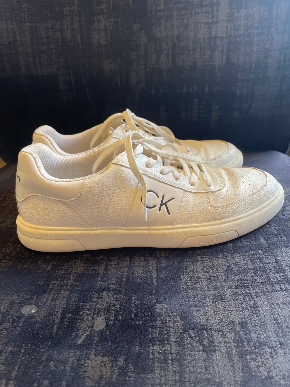 Tênis branco Calvin Klein couro