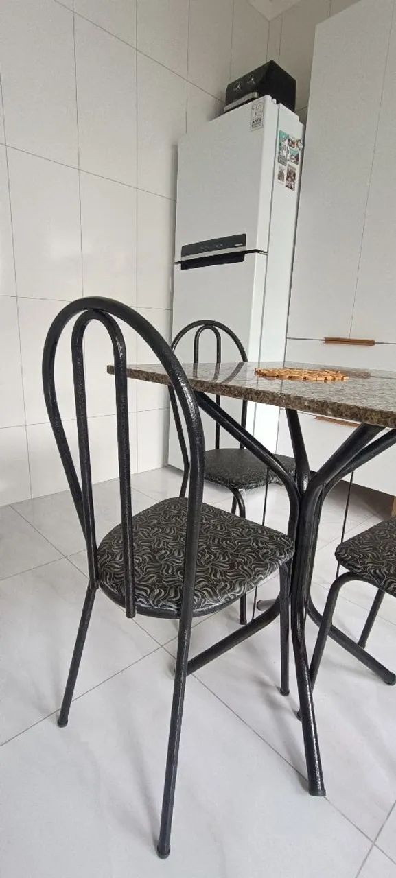 Mesa 70x70 mármore + 3 cadeiras  - Foto 3