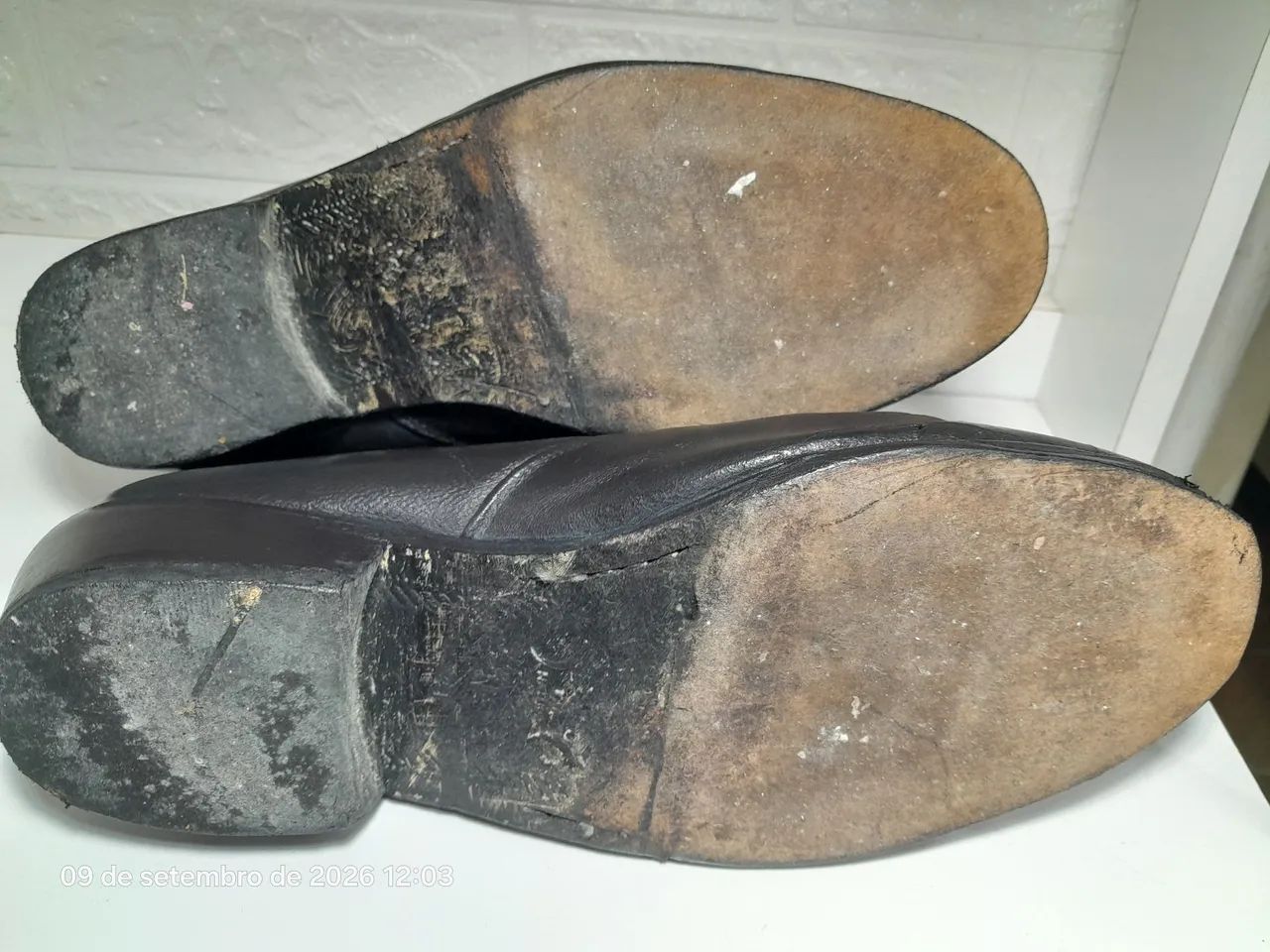 Bota masculina couro preto usada - Foto 5