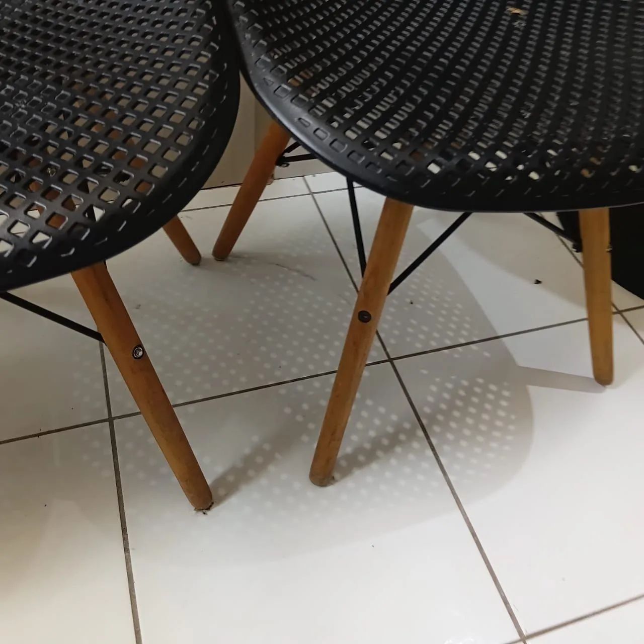 Kit 3 cadeiras Eames Eiffel  - Foto 2